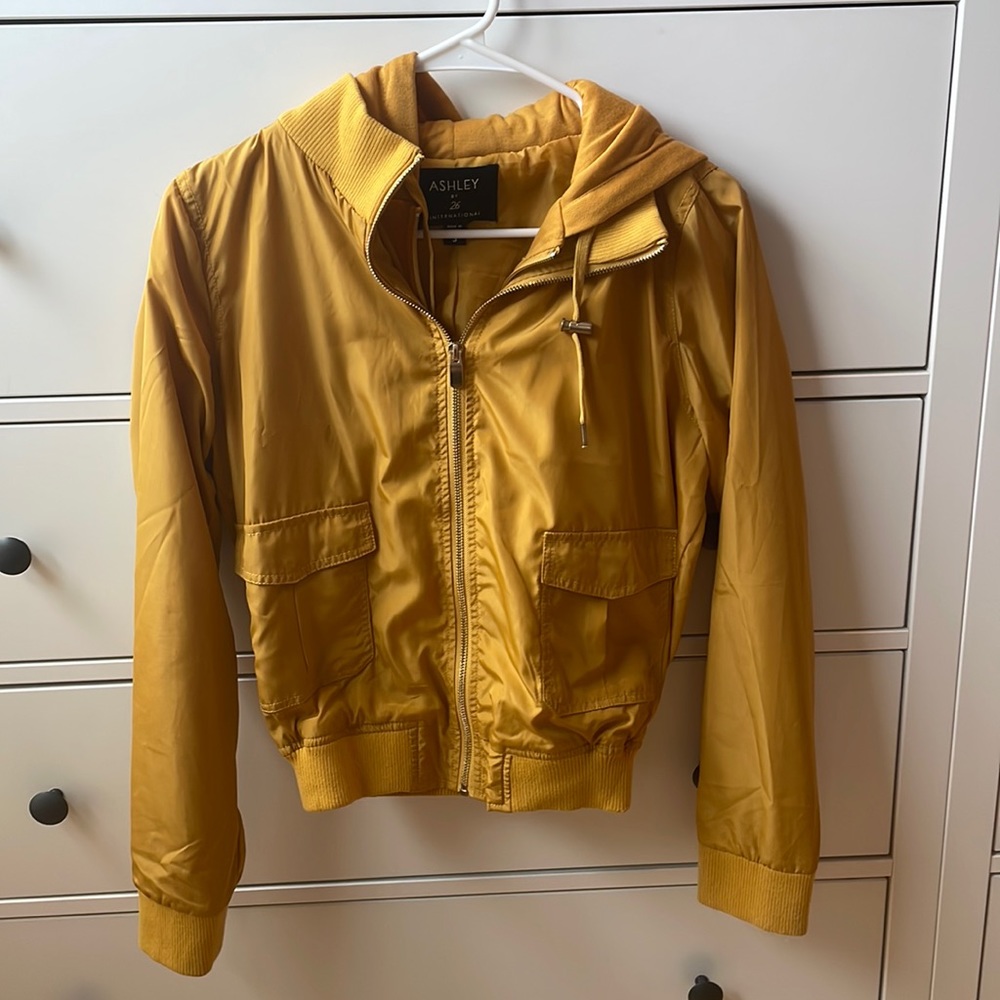 Cute cozy yellow jacket!